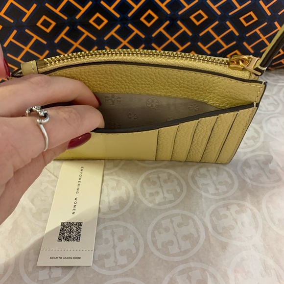 Tory Burch Britten Zip Card Case Mini Wallet Eggnog Yellow Gold - Picture 5 of 6